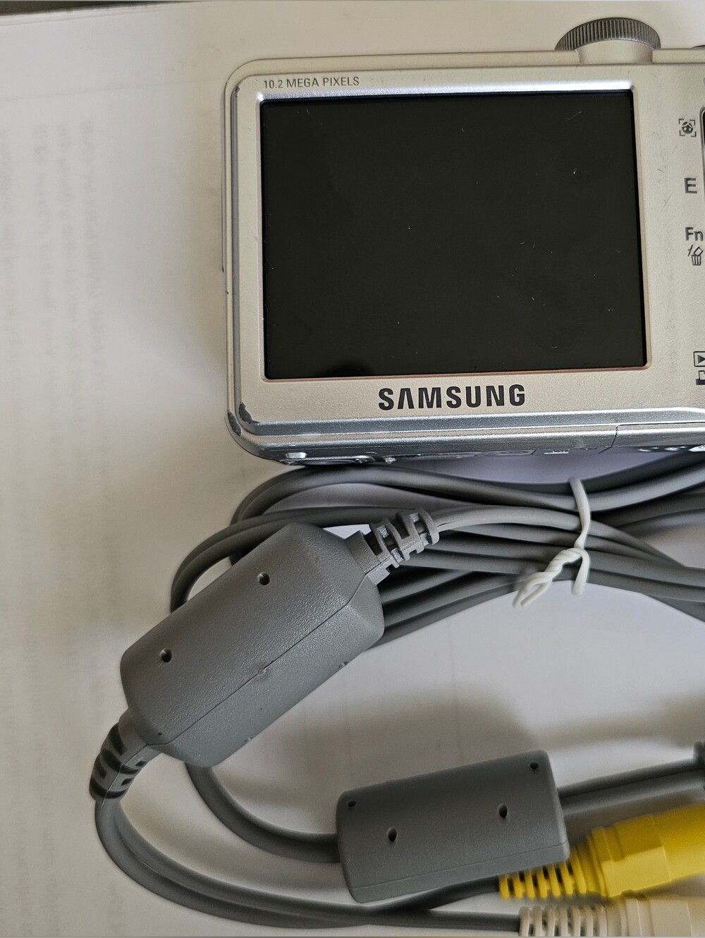 Samsung Silver Compact Digital Camera with Zoom Lens - Picture 4 of 5